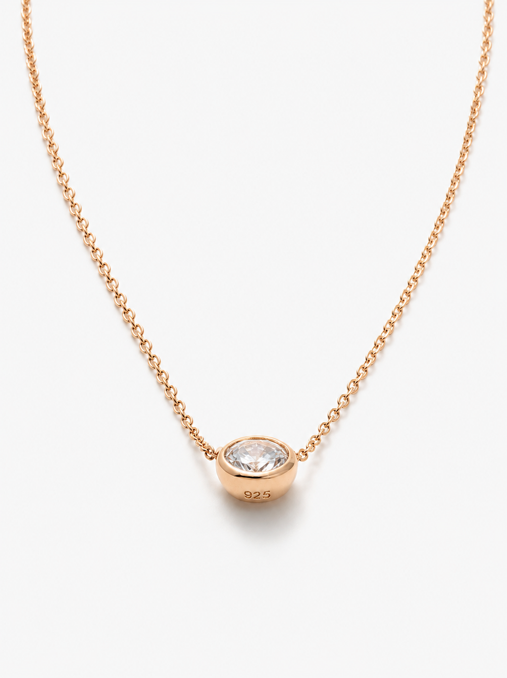 Éclat Solitaire Pendant Necklace (65)