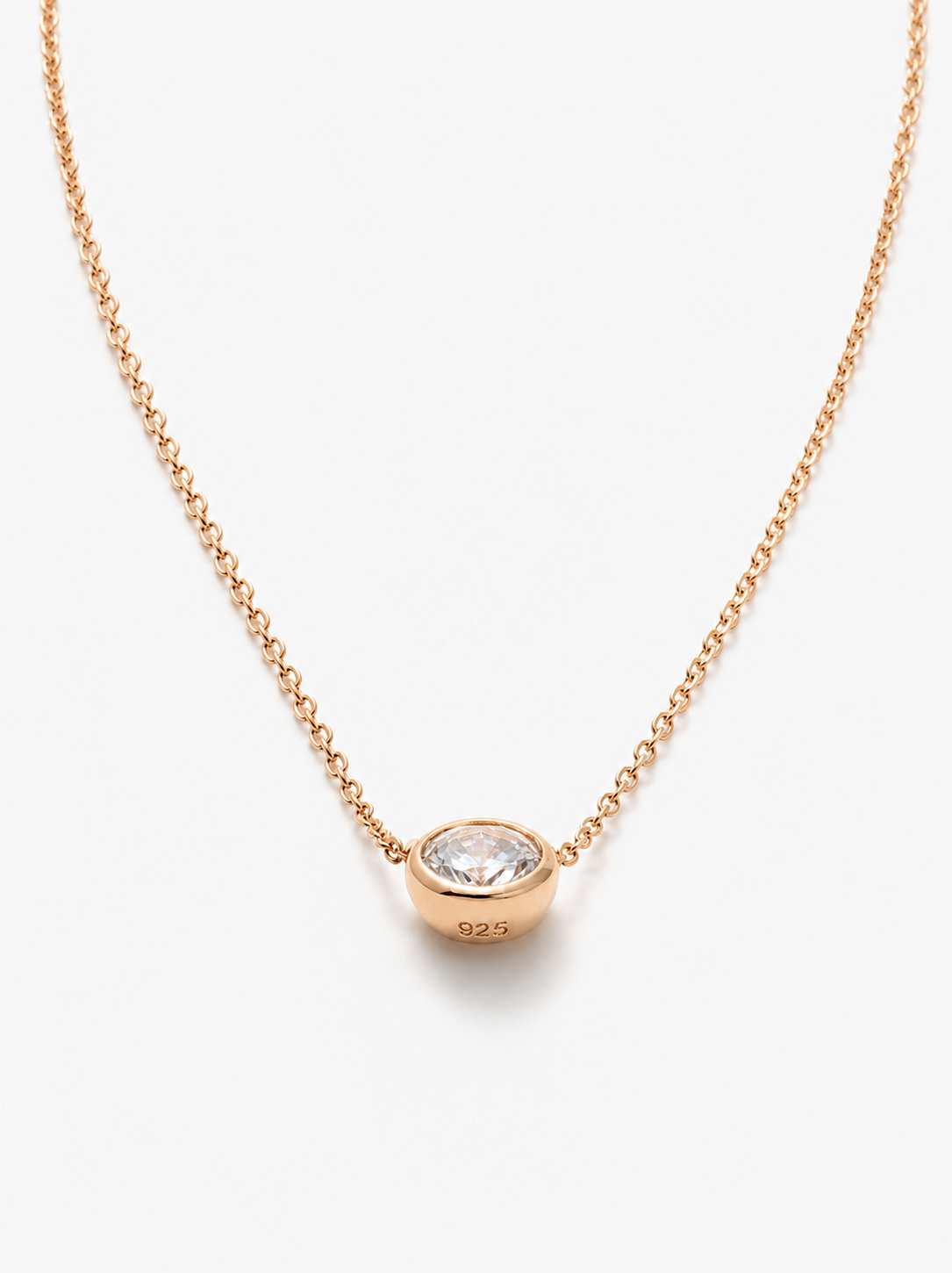 Éclat Solitaire Pendant Necklace (65)