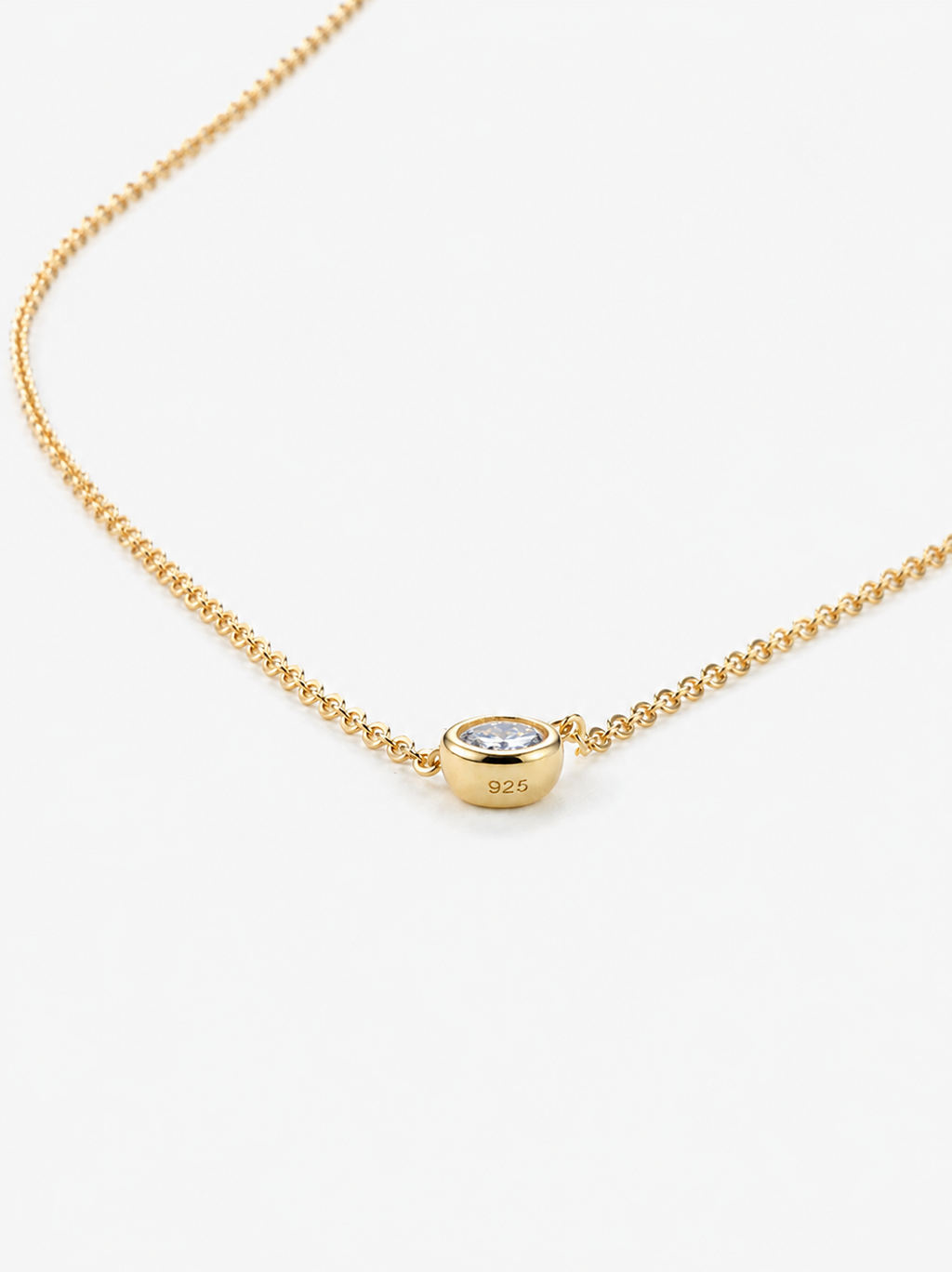Éclat Solitaire Pendant Necklace (50)